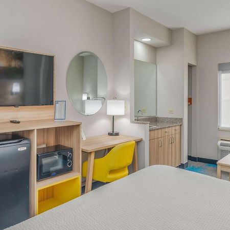 Days Inn & Suites By Wyndham Prattville-Montgomery Екстериор снимка
