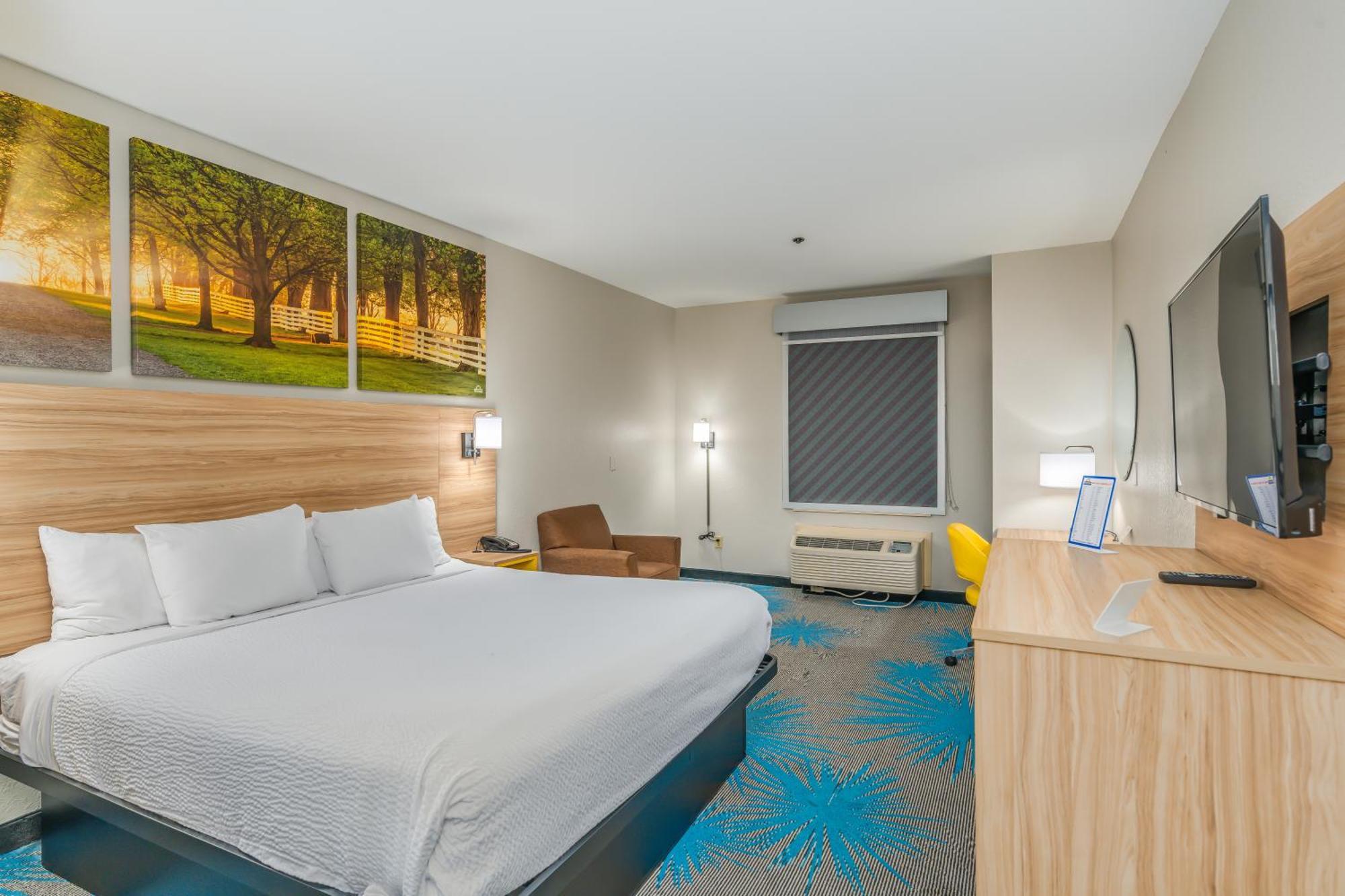Days Inn & Suites By Wyndham Prattville-Montgomery Екстериор снимка