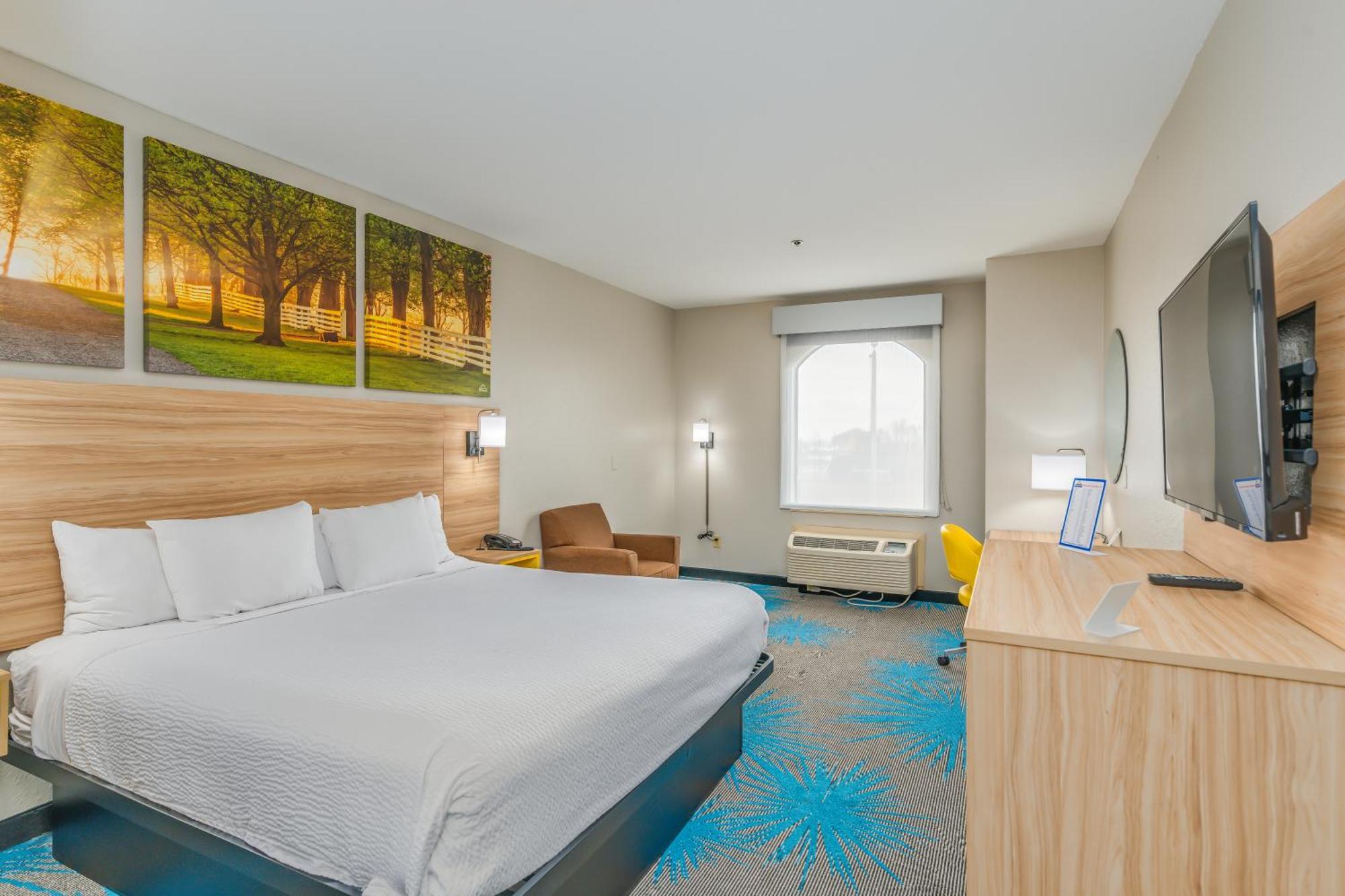 Days Inn & Suites By Wyndham Prattville-Montgomery Екстериор снимка