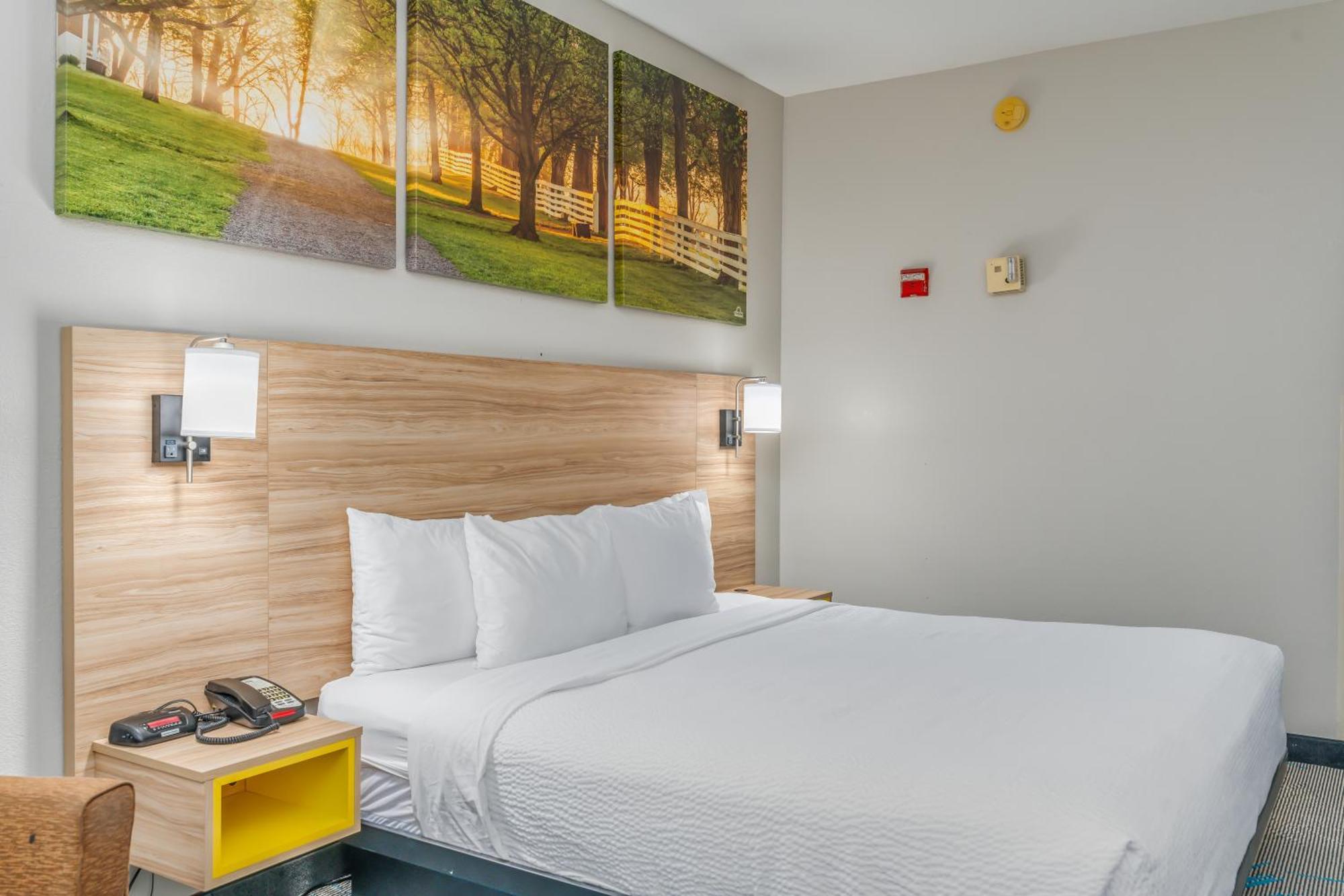 Days Inn & Suites By Wyndham Prattville-Montgomery Екстериор снимка