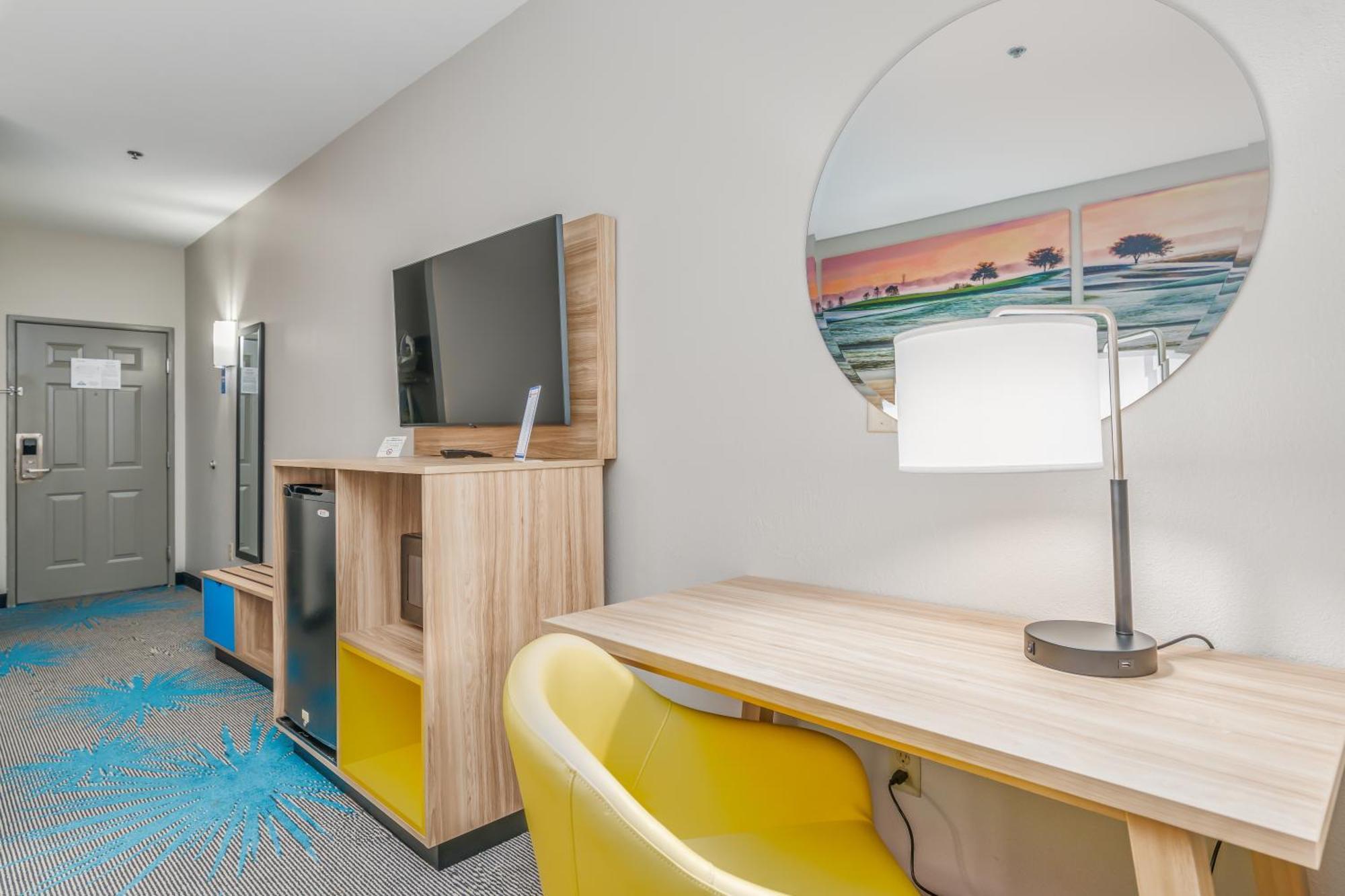 Days Inn & Suites By Wyndham Prattville-Montgomery Екстериор снимка