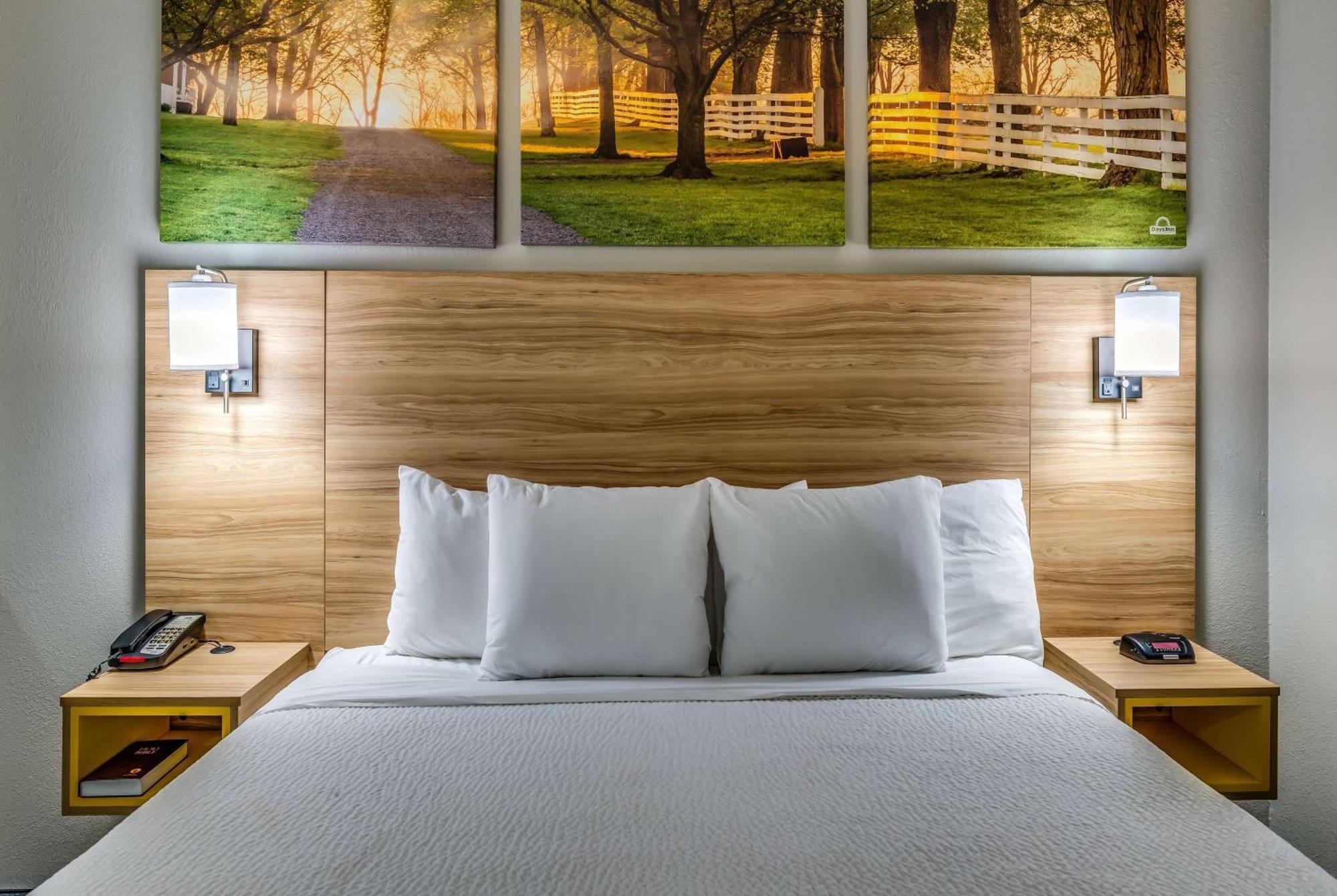 Days Inn & Suites By Wyndham Prattville-Montgomery Екстериор снимка