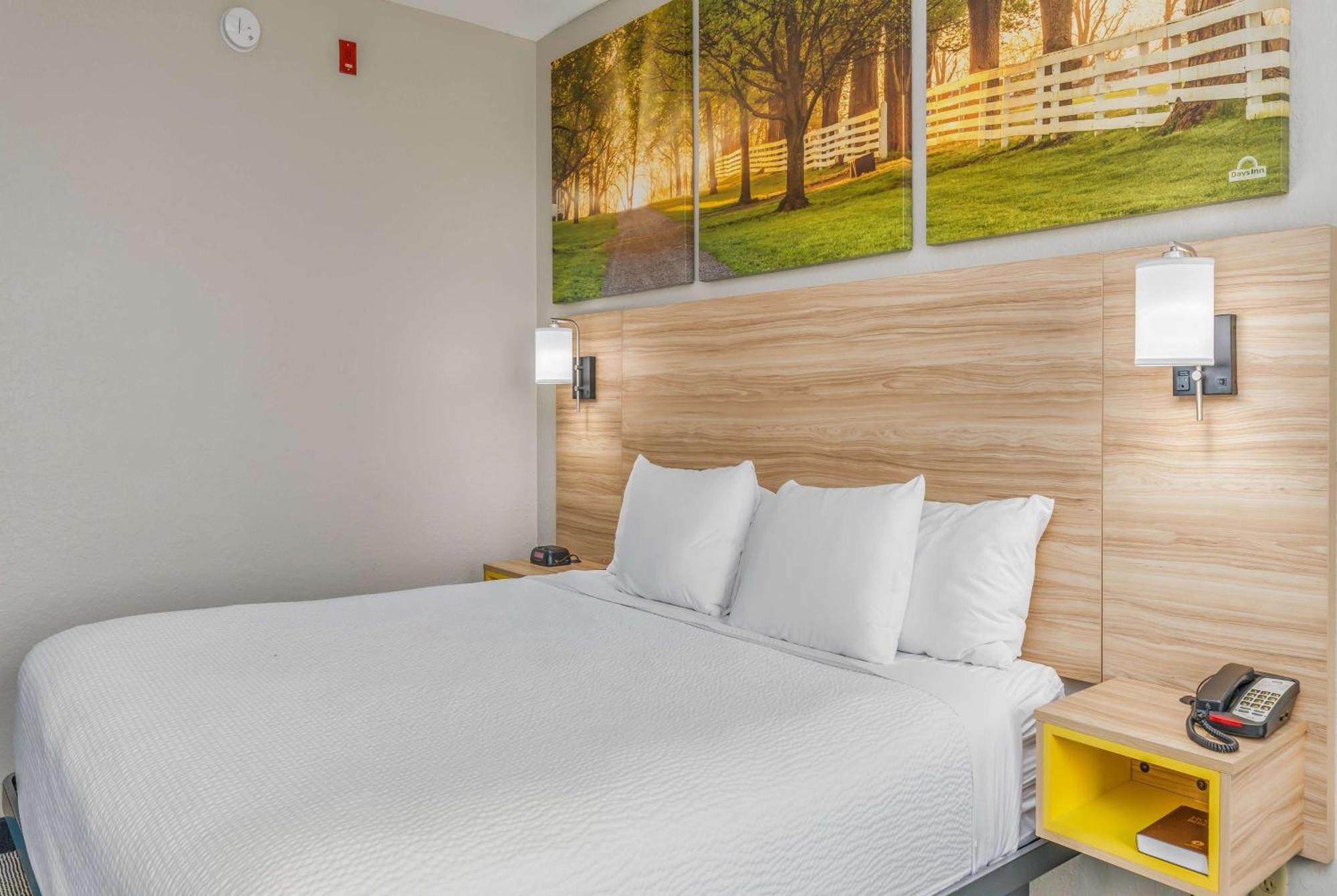Days Inn & Suites By Wyndham Prattville-Montgomery Екстериор снимка